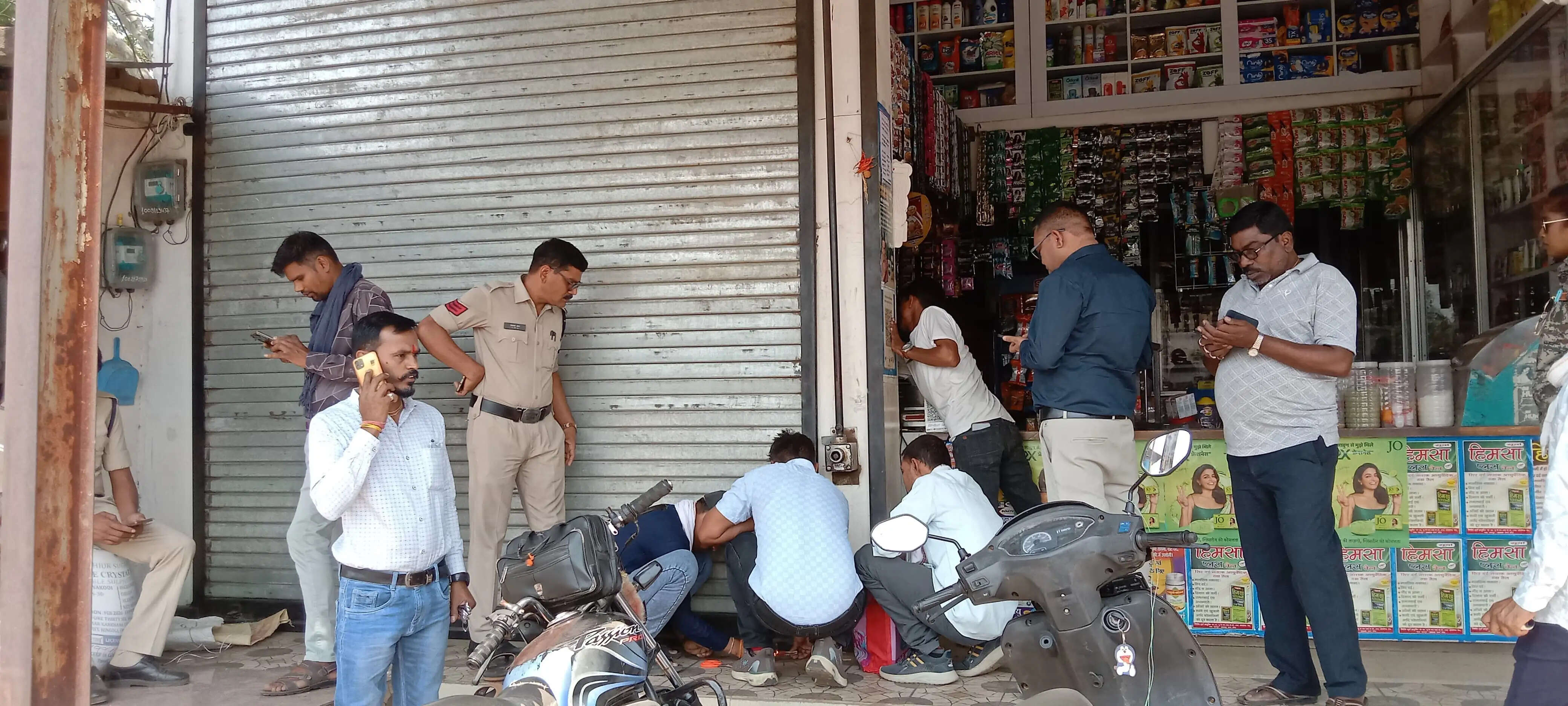 लीज व किराया के 15.26 लाख बकाया, भखारा में दो दुकानें सील