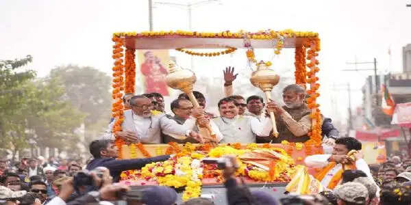 विदिशाः केन्द्रीय मंत्री चौहान और मुख्यमंत्री डॉ. यादव का जनदर्शन में हुआ भव्य स्वागत