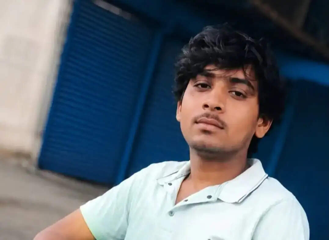 नोएडा से लौटे युवक का शव आरआरसी सेंटर पर फंदे से लटका मिला, परिवार में मचा कोहराम