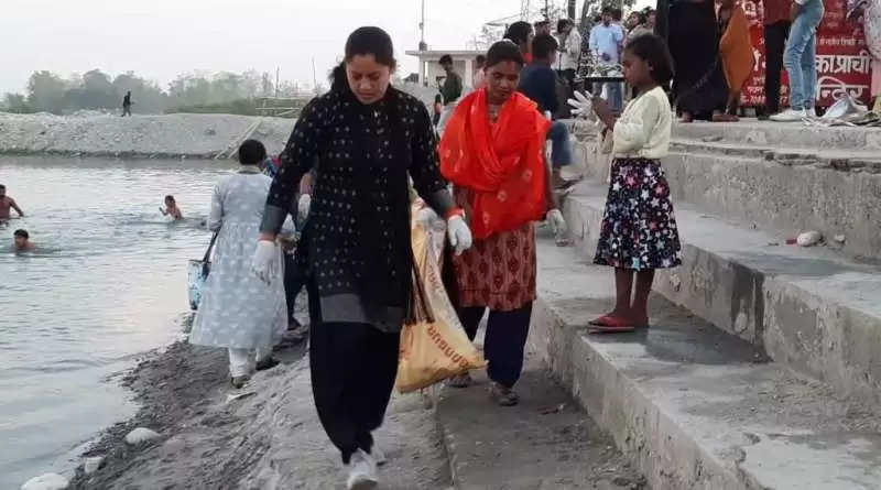 पूर्णागिरि मेला : शारदा घाट पर चलाया गया स्वच्छता अभियान