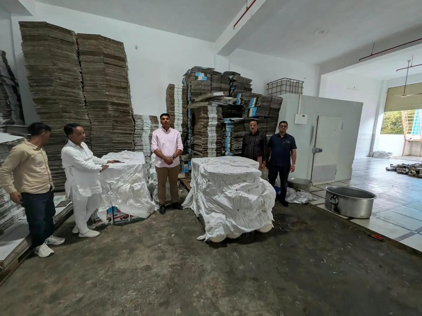जींद : सीएम फ्लाइंग ने दो प्लांटों पर मारा छापा, 2205 किलो देशी घी को किया सीज