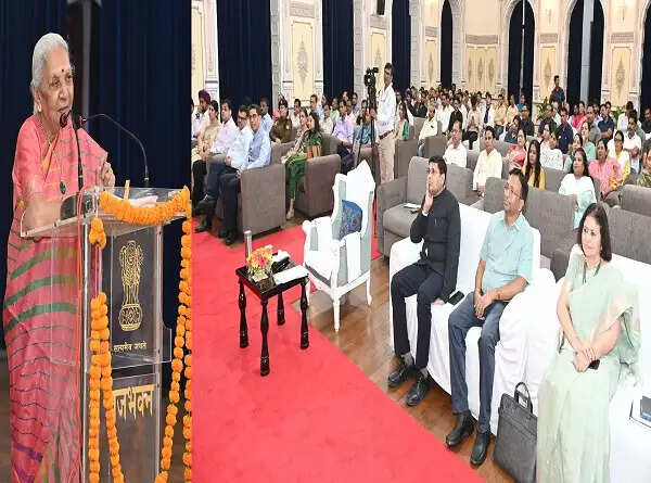 उप्र राजभवन में मनाया गया पंजाब राज्य का स्थापना दिवस&nbsp;समारोह