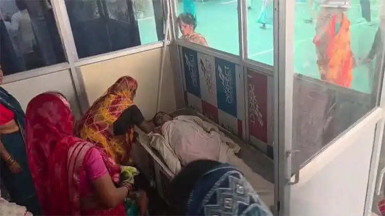 सर्पदंश से महिला की मौत, परिजनों ने अस्पताल प्रबंधन पर लगाया लापरवाही का आरोप