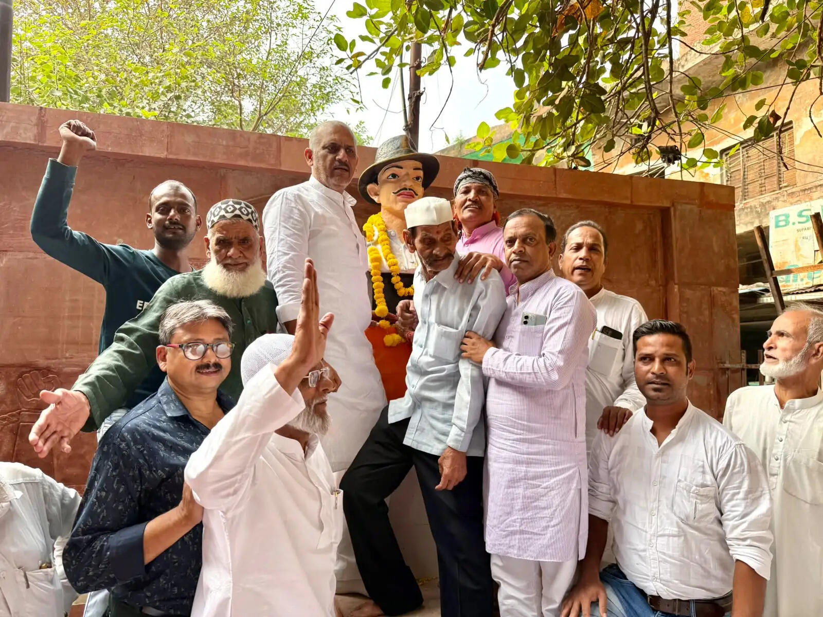 भगत सिंह पार्क के सुंदरीकरण से बढ़ेंगी जनसुविधाएं : अमिताभ बाजपेयी