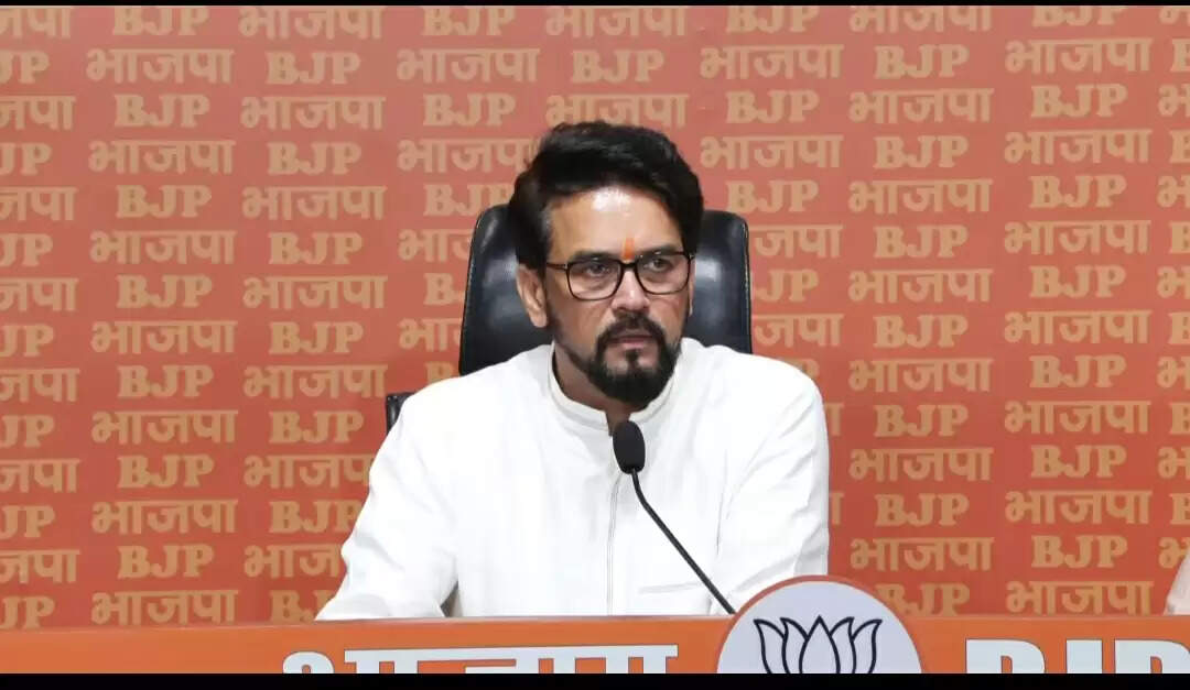 कांग्रेस का बापू प्रेम राजनीतिक दिखावा, गांधी जी का नाम सिर्फ वोट के लिए इस्तेमाल : अनुराग सिंह ठाकुर