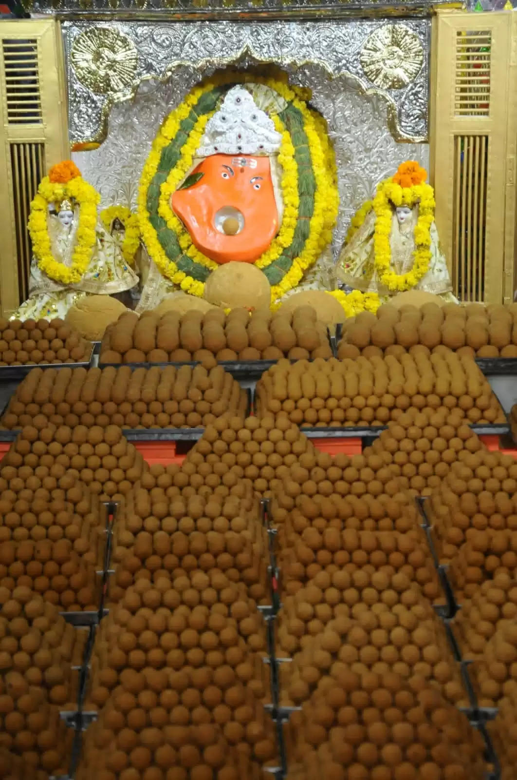 परकोटा गणेश मंदिर में त्रि दिवसीय गणेश महोत्सव का आगाज: सजी 31 हजार मोदको की झांकी
