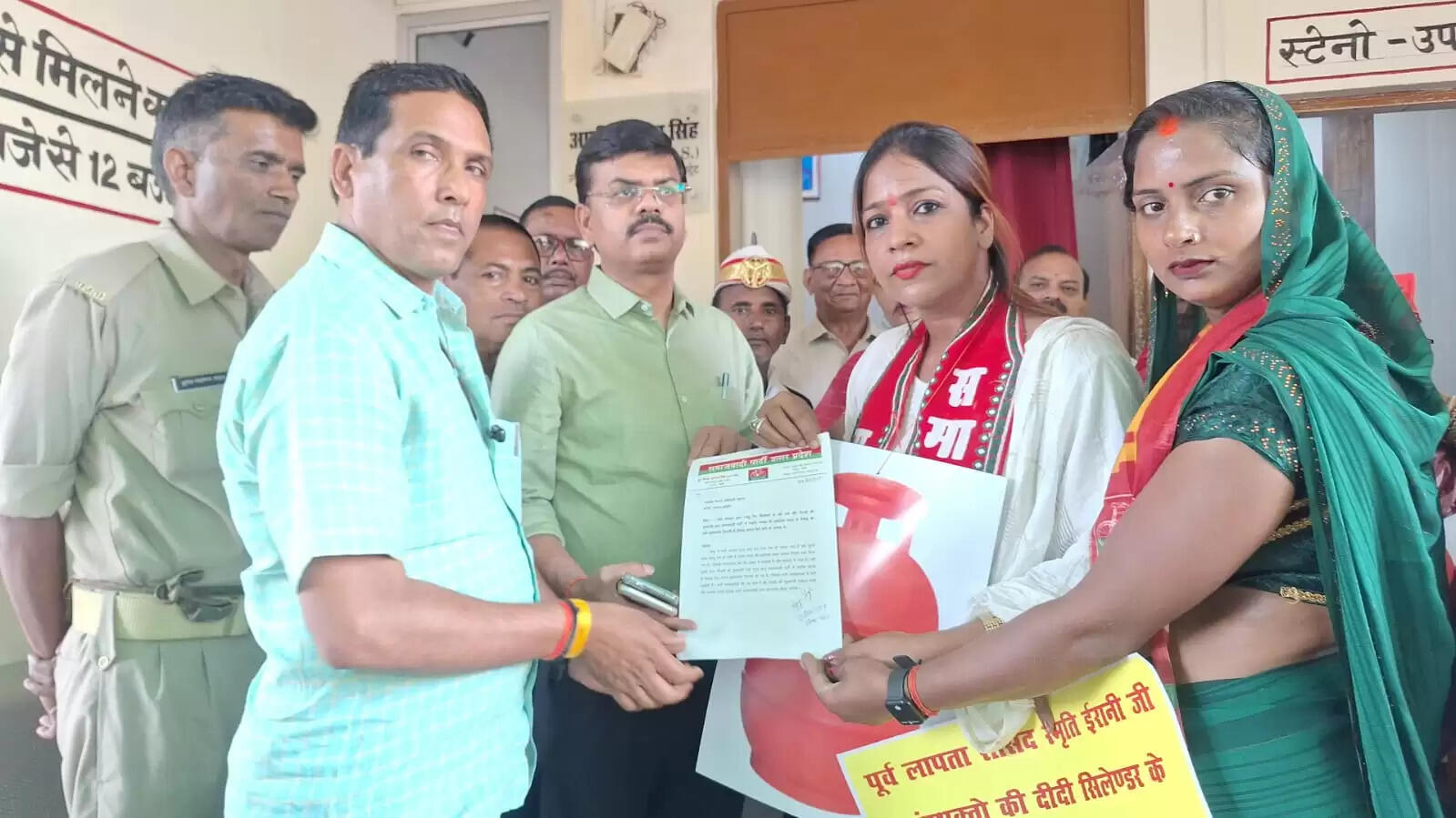 दिल्ली की मुख्यमंत्री रेखा गुप्ता अखिलेश यादव से मांगे माफी : सपा