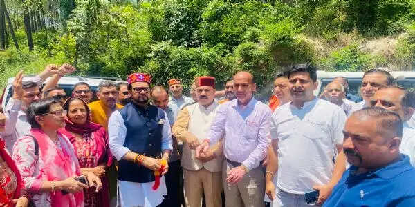 एचआरटीसी बस रूट बंद होने के विरोध में भाजपा का धरना-प्रदर्शन, जनहित में सेवाएं बहाल करने की मांग