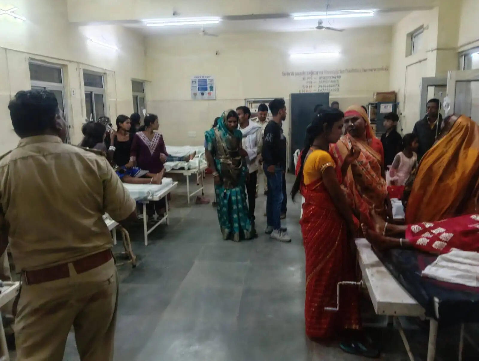 अनूपपुर: डंपर से टकराया माल वाहक वाहन, 12 घायल