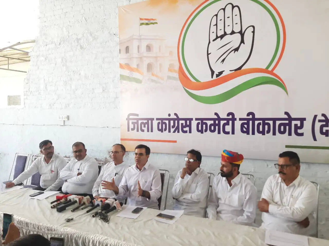 बीकानेर में कांग्रेस की प्रेस वार्ता, मुख्य निर्वाचन आयुक्त को हटाने और गिरफ्तारी की मांग