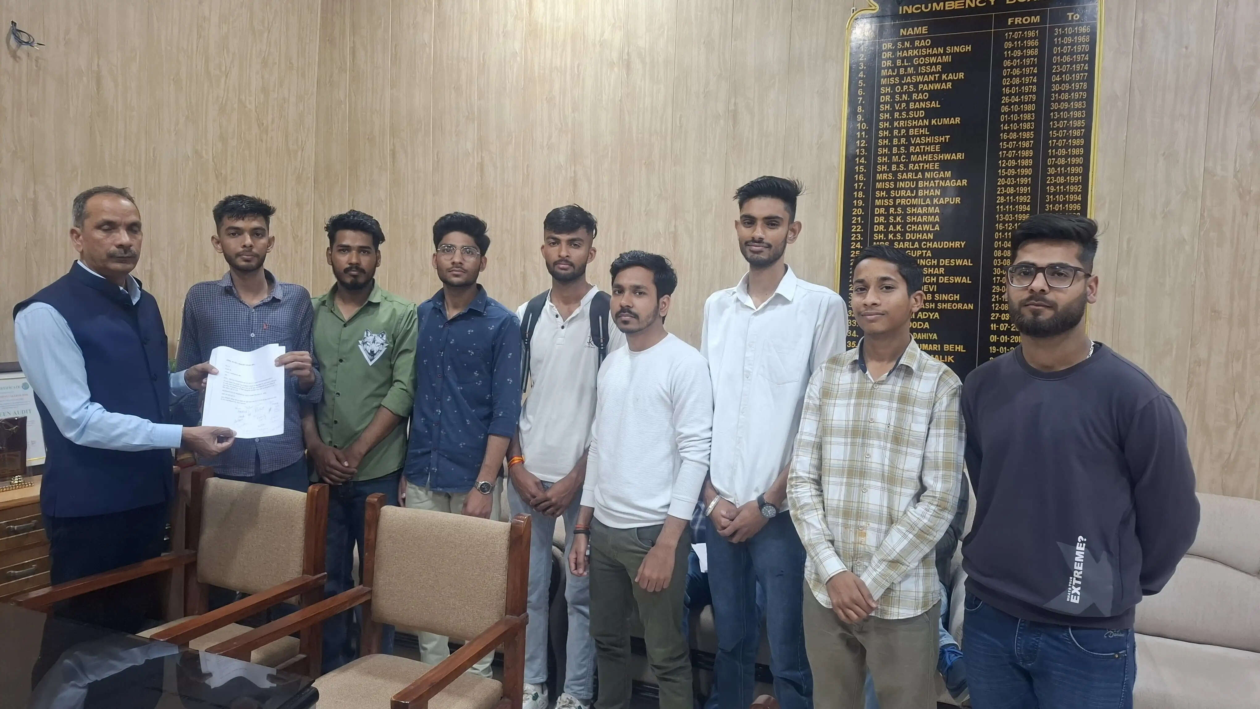 जींद : एबीवीपी कार्यकर्ताओं ने राजकीय महाविद्यालय प्राचार्य को सौंपा ज्ञापन