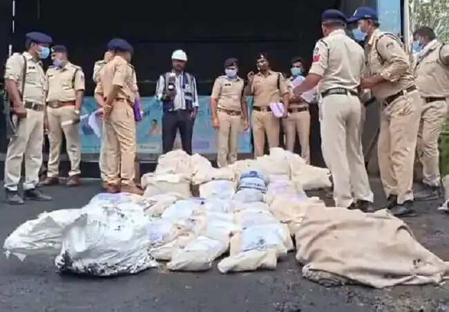 मप्र पुलिस ने एक अरब मूल्य का एक लाख 16 हजार किलो से अधिक ड्रग्स किया नष्ट