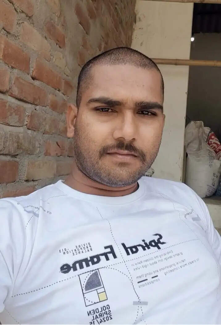 हत्याकांड सहित एक दर्जन से अधिक मामलों के आरोपित ने कोर्ट में किया आत्मसमर्पण