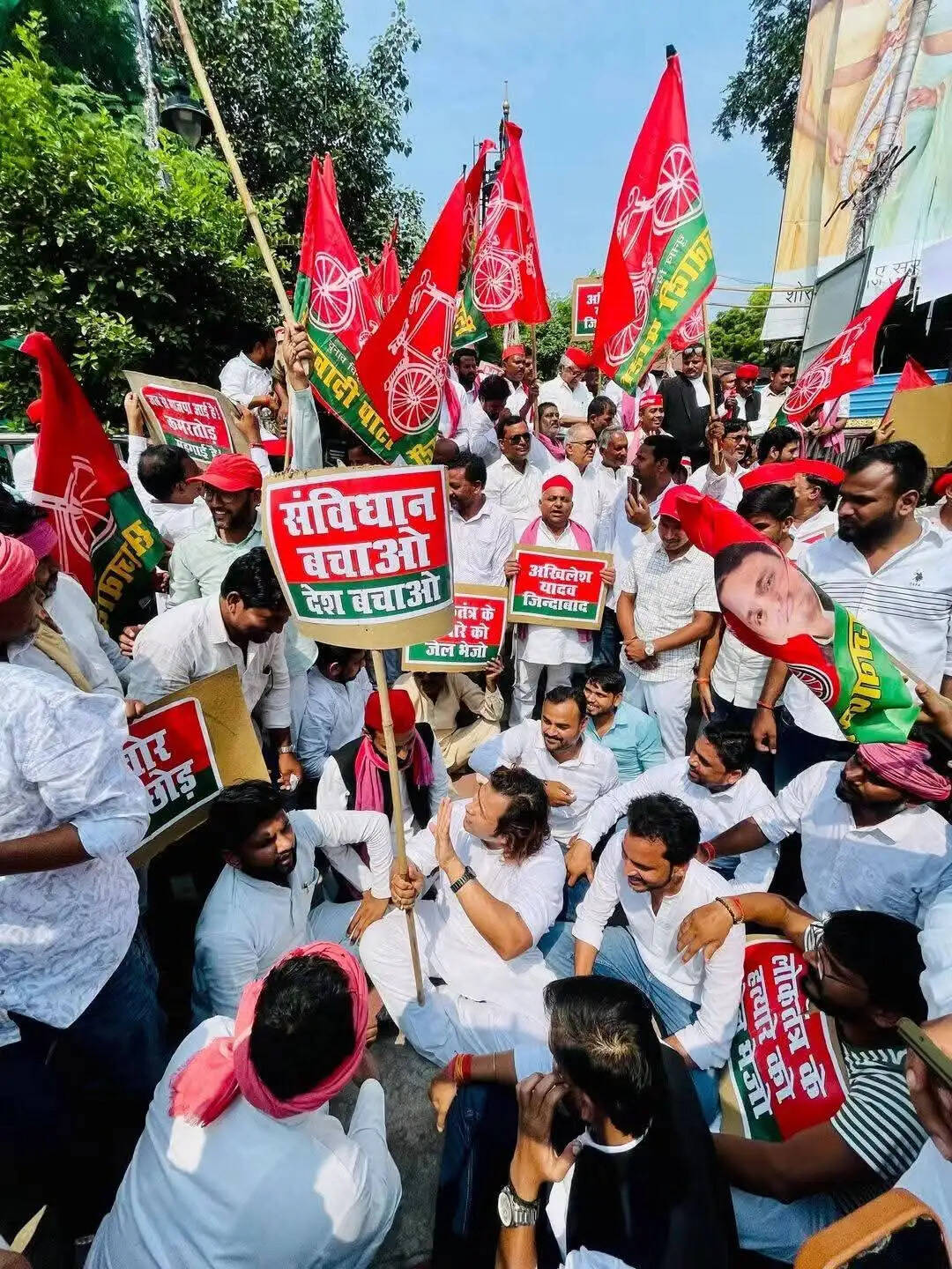 सपा ने निकाला वोट बचाओ-देश बचाओ मार्च, ज्ञानेश कुमार के इस्तीफा की उठी मांग