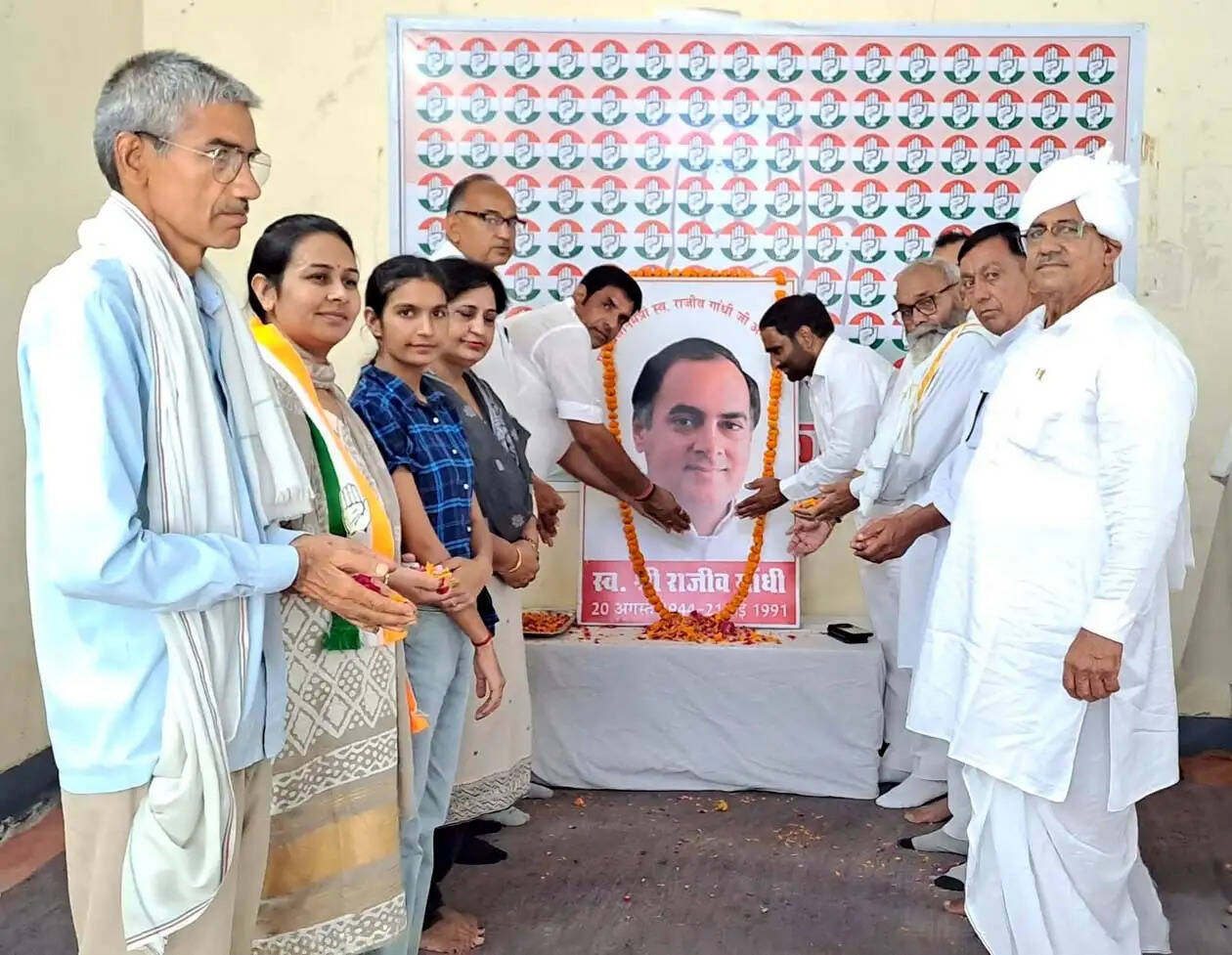 हिसार : स्व. राजीव गांधी ने रखी आधुनिक भारत की नींव : बृजलाल