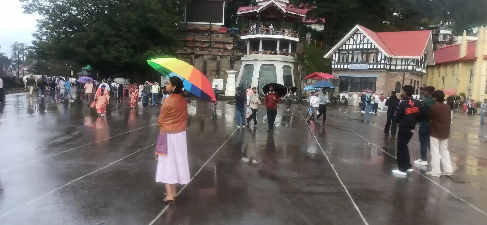 हिमाचल में बदला मौसम, रोहतांग में बर्फबारी, शिमला में आधी-बारिश से ठंड बढ़ी, ओरेंज अलर्ट