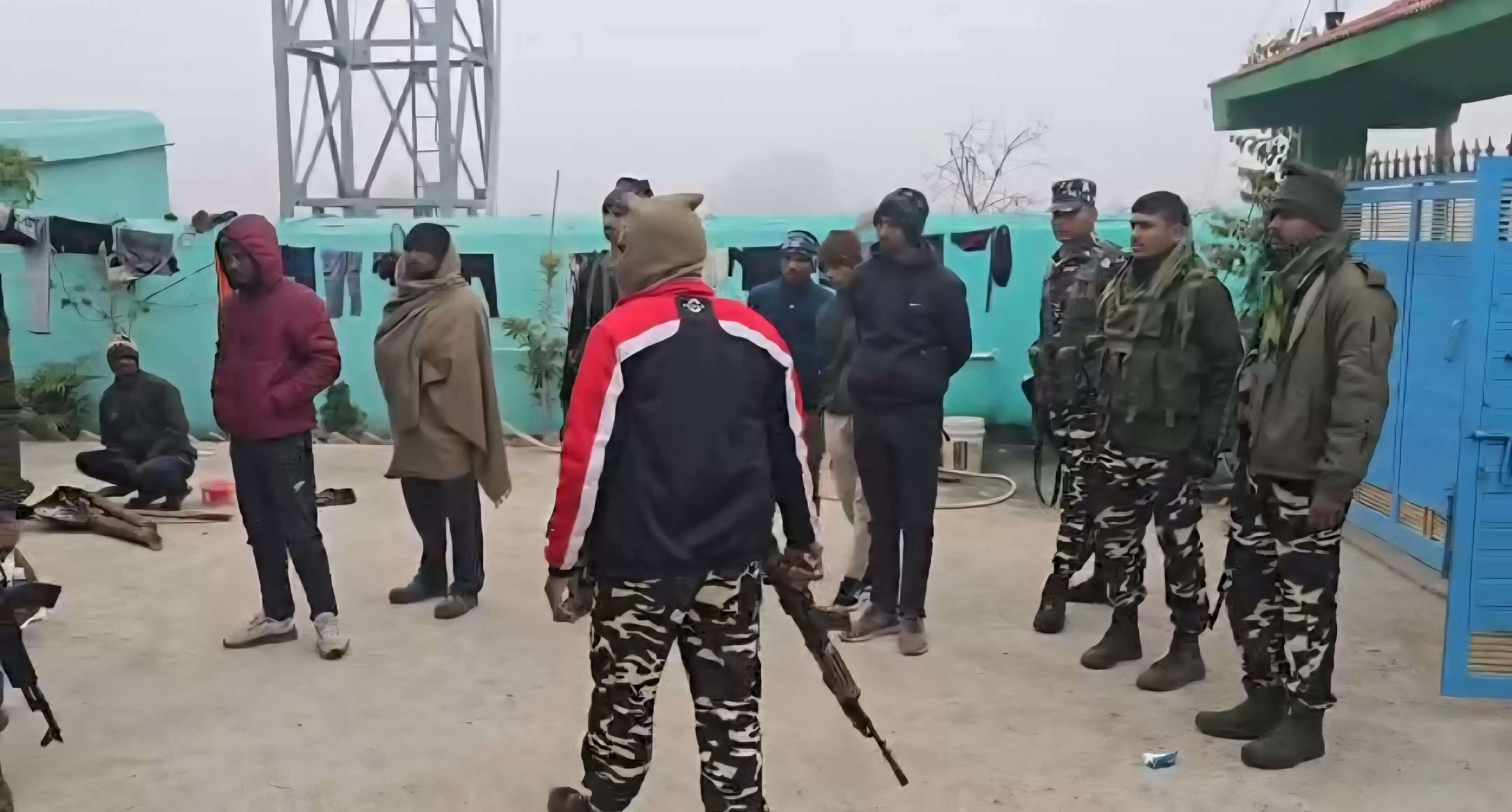 झारखंड के चतरा में टीएसपीसी के दो गुटों में हुई फायरिंग, दो की मौत और दो घायल