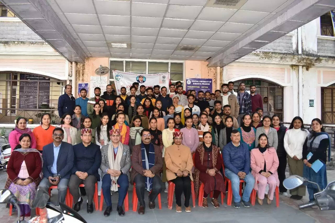 सीयू में नवप्रवेशी छात्रों का स्वागत, विद्यार्थियों को किया प्रेरित