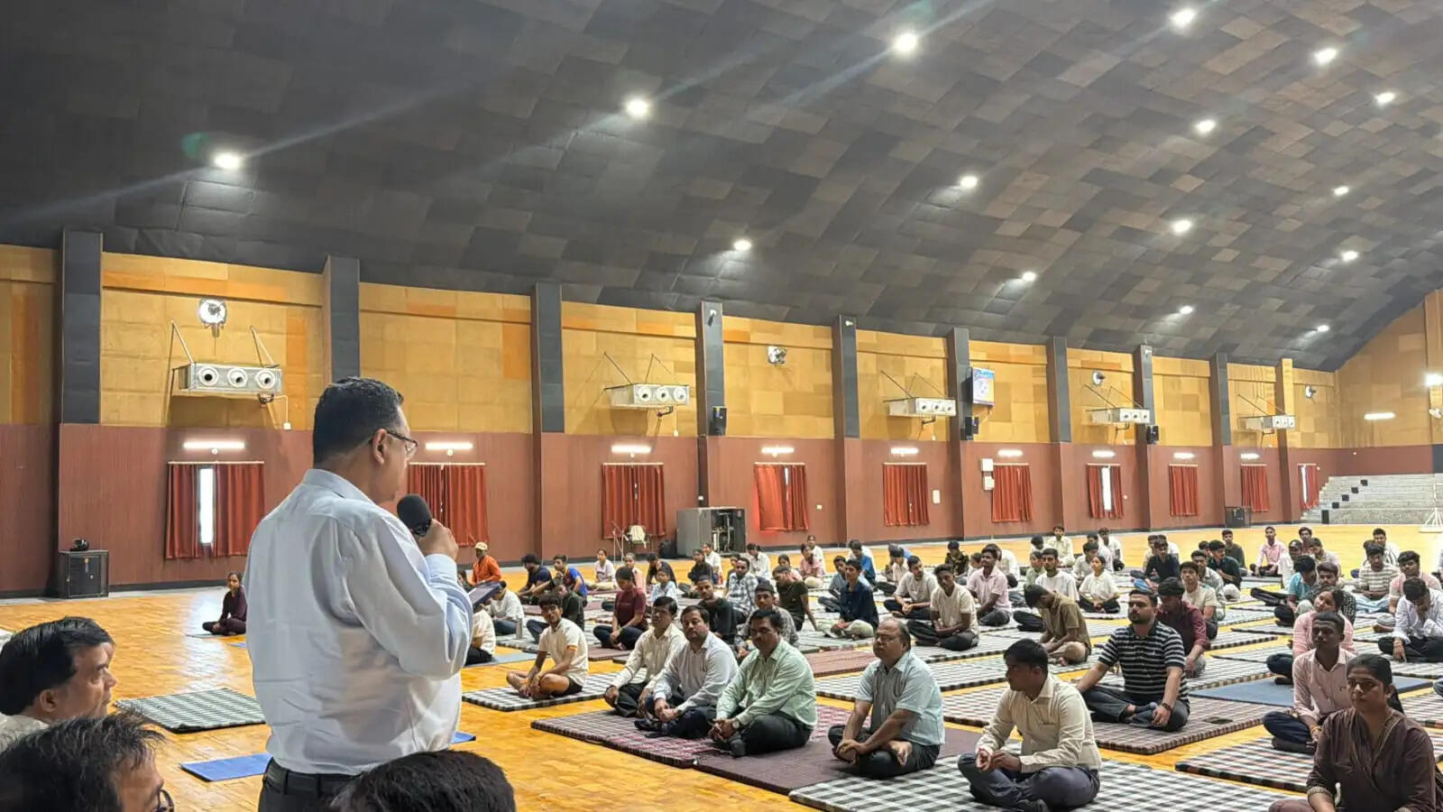 खेल, शिक्षा और नवाचार सफलता के तीन स्तंभ : कुलपति प्रो. राकेश सिंह