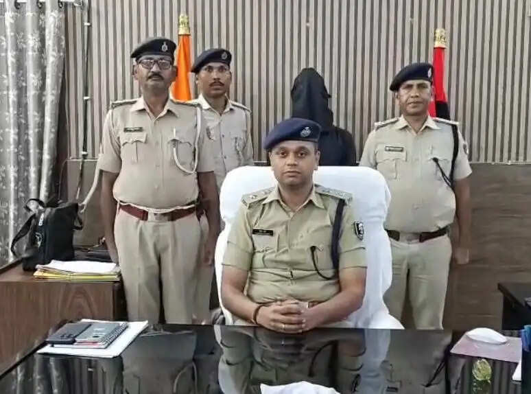 टॉप-10 अपराधियों में शामिल कुख्यात सिंटू यादव गिरफ्तार
