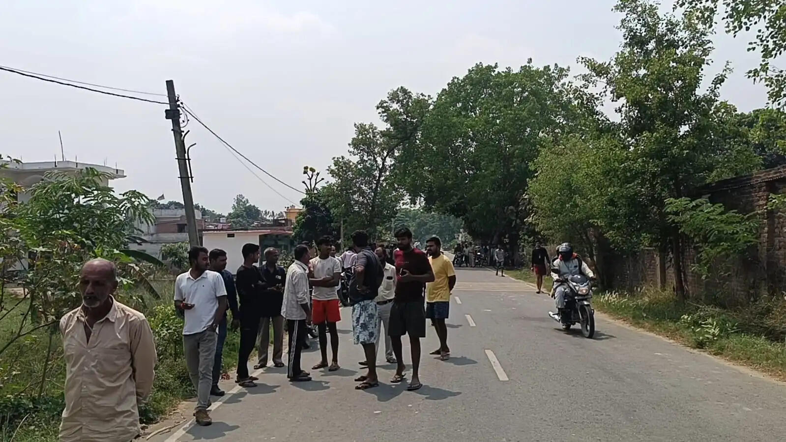 एकमा मांझी सड़क हादसे में दो की मौत