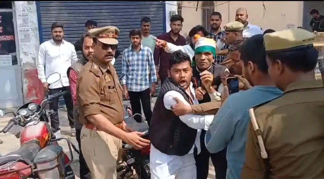 एआई समिट विवाद मामले में कांग्रेस और भाजयुमो नेताओं में टकराव, पुलिस ने संभाला मोर्चा