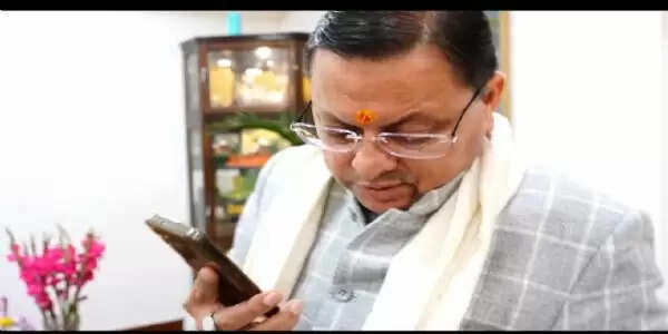 त्रिपुरा के छात्र एंजेल चकमा के पिता काे धामी सरकार ने भेजी आर्थिक सहायता