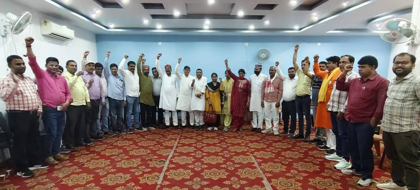 टेट अनिवार्यता के खिलाफ मशाल जुलूस की तैयारी तेज, शिक्षकों ने भरी हुंकार