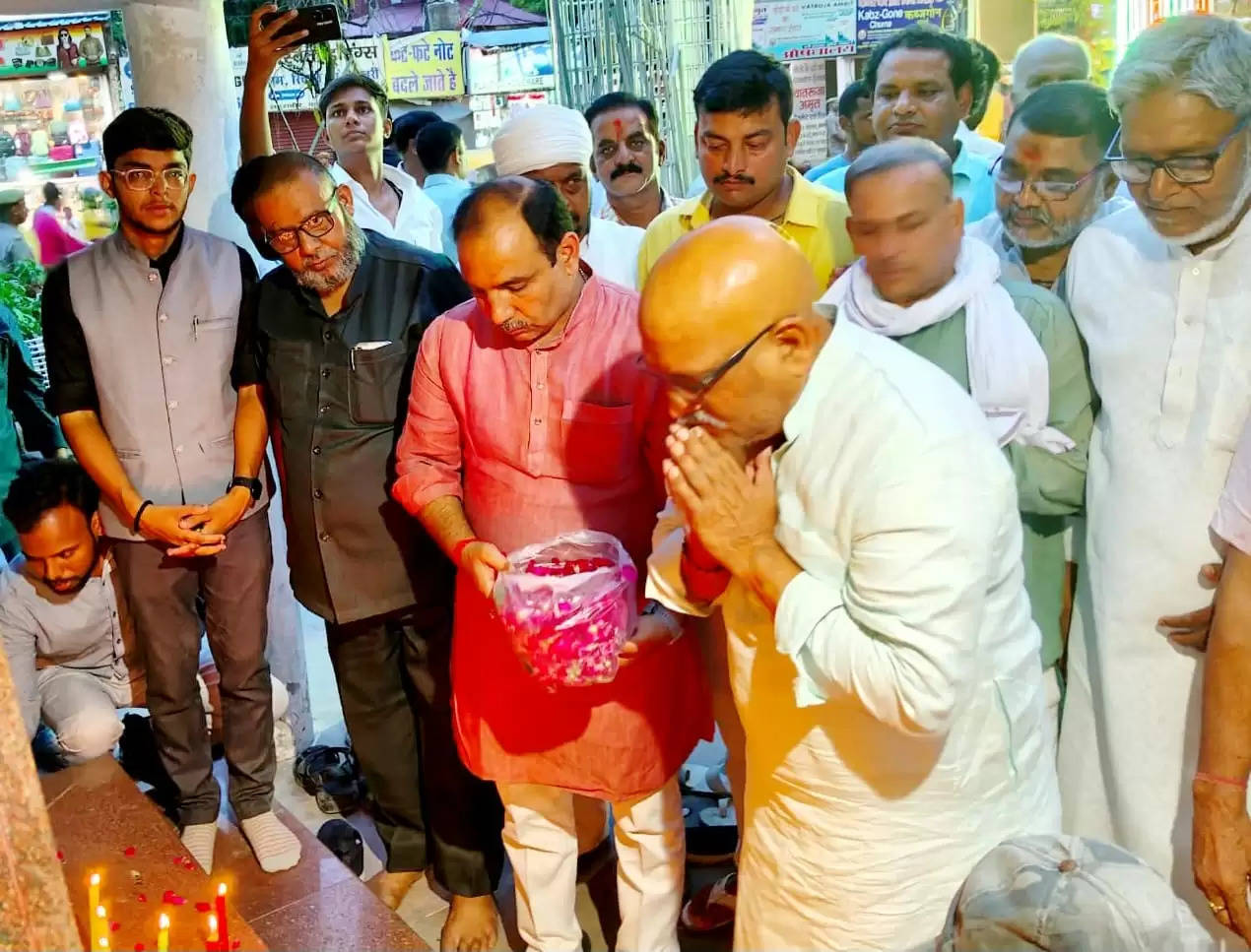 जम्मू कश्मीर के कठुआ आतंकी हमले में शहीद जवानों को कांग्रेस ने दी श्रद्धांजलि