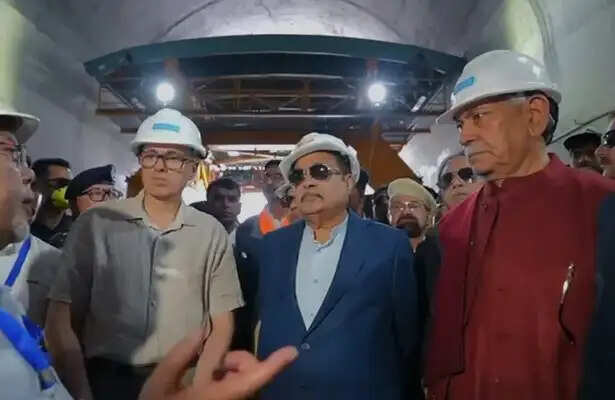 जोजिला सुरंग परियोजना में मुख्य सुरंग ब्रेकथ्रू का नितिन गडकरी ने किया निरीक्षण, हर मौसम में मिलेगी यातायात पहुंच