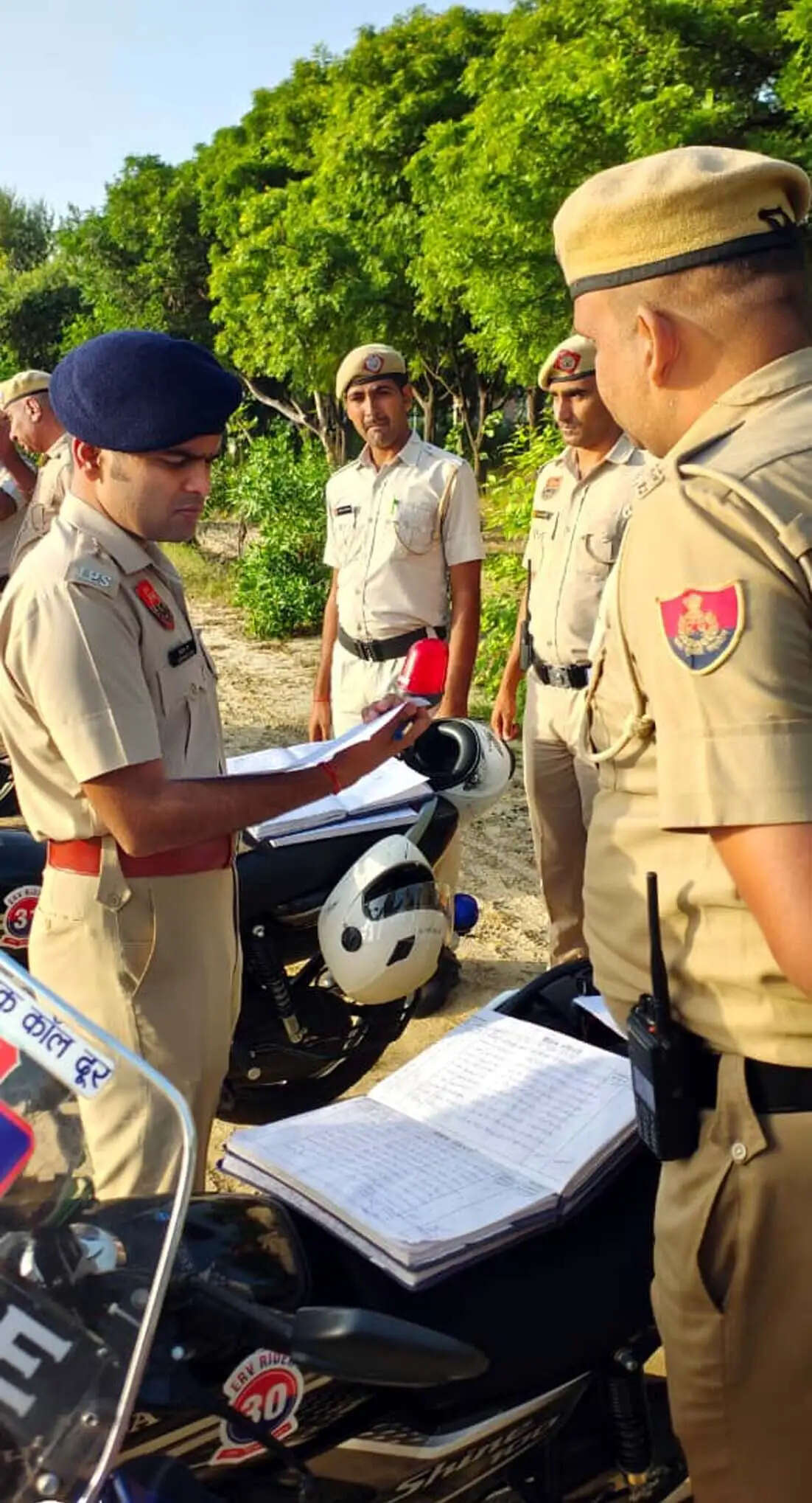 हिसार : साप्ताहिक परेड में एसपी ने पुलिस जवानों की कार्यक्षमता परखी