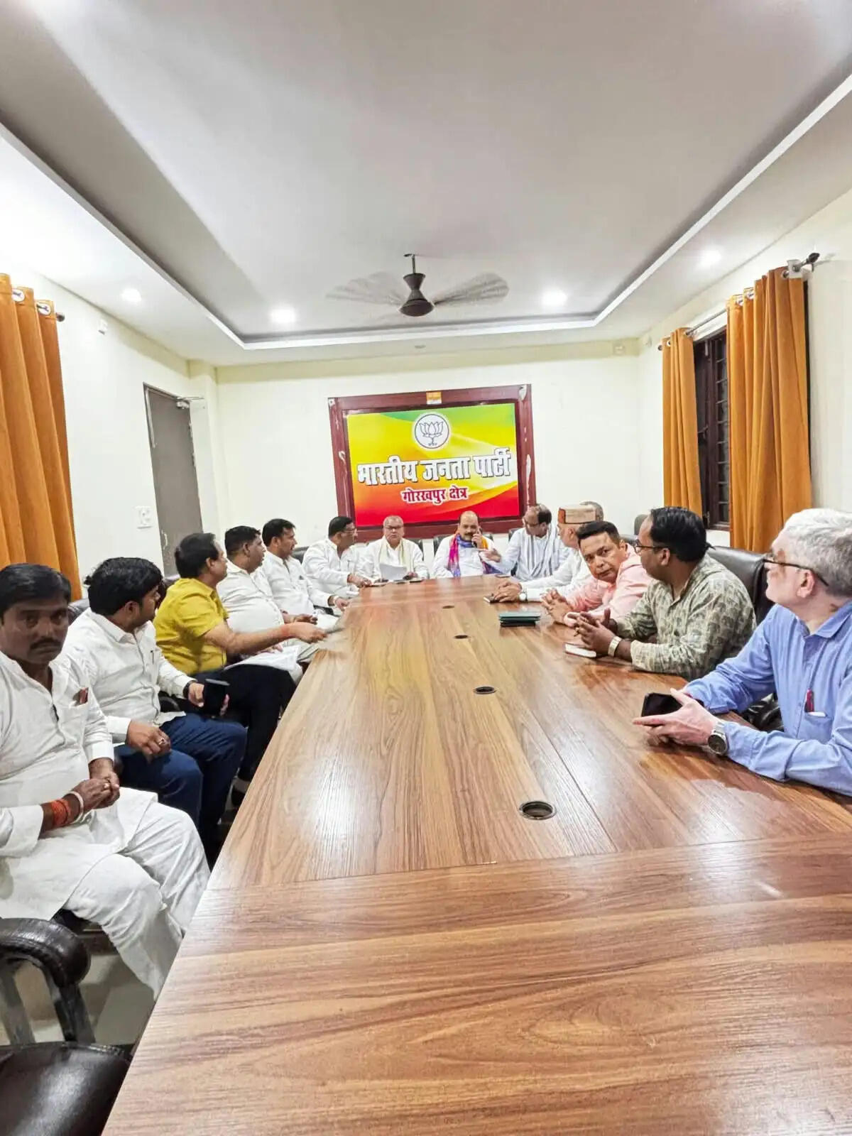 शिक्षक विधान परिषद चुनाव को लेकर भाजपा की अहम बैठक, पदाधिकारियों को सौंपी जिम्मेदारियां