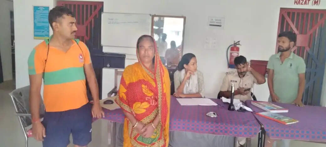 एसडीआरएफ टीम की तत्परता से गंगा में डूब रही महिला की बचाई गई जान