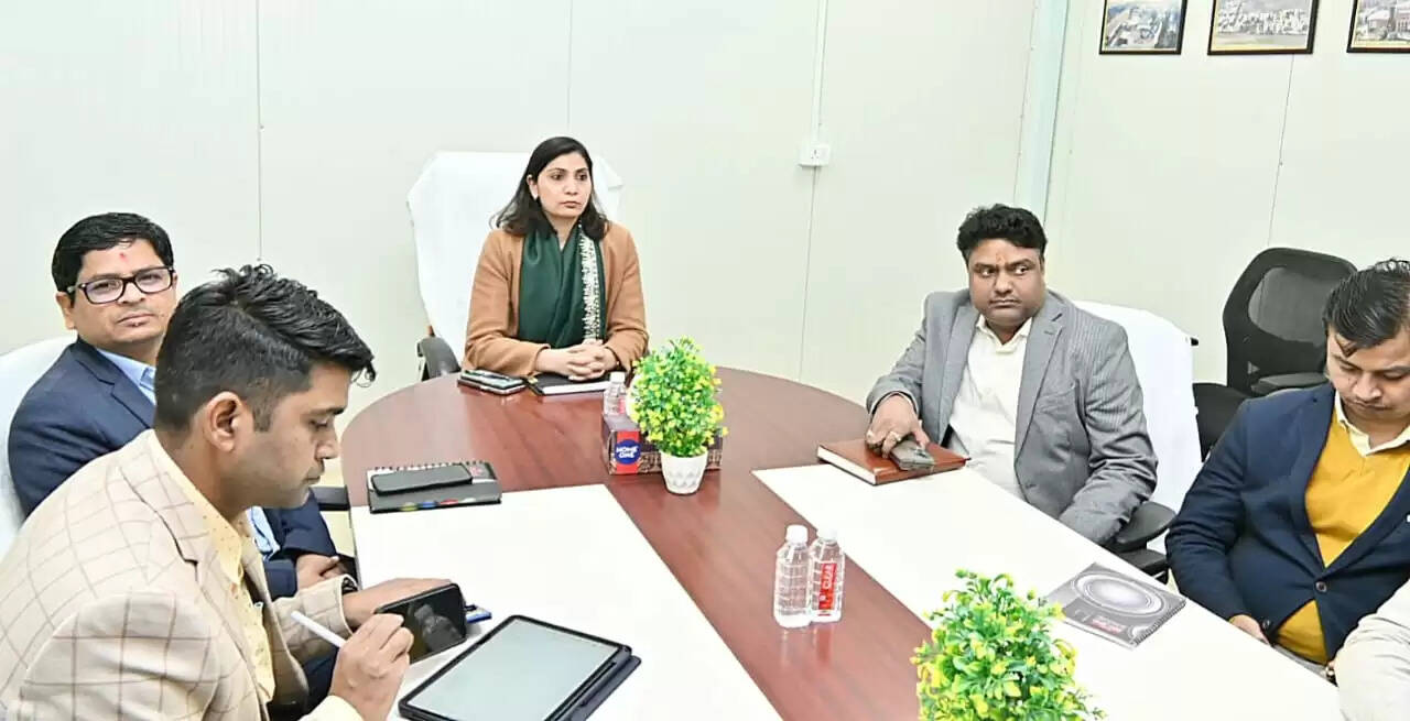 अनुमंडलीय अस्पताल डुमरांव का डीएम ने किया निरीक्षण, मिली कई खामियां