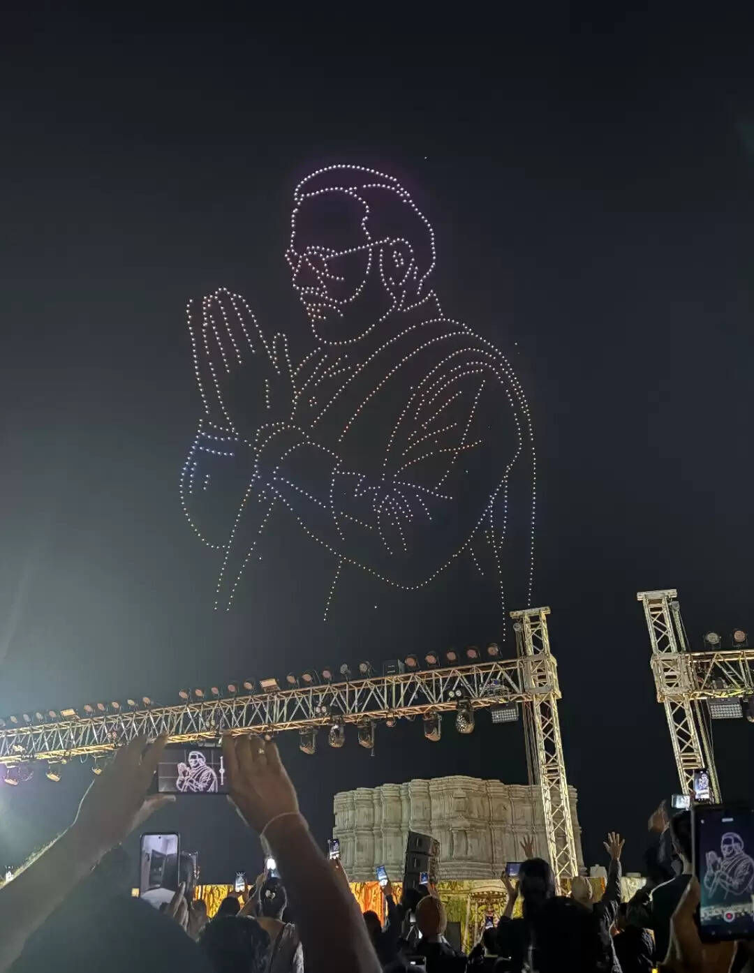 अरब सागर के आसमान पर सोमनाथ मंदिर के हजार साल की अद्भुत गाथा, प्रधानमंत्री मोदी हुए मंत्रमुग्ध