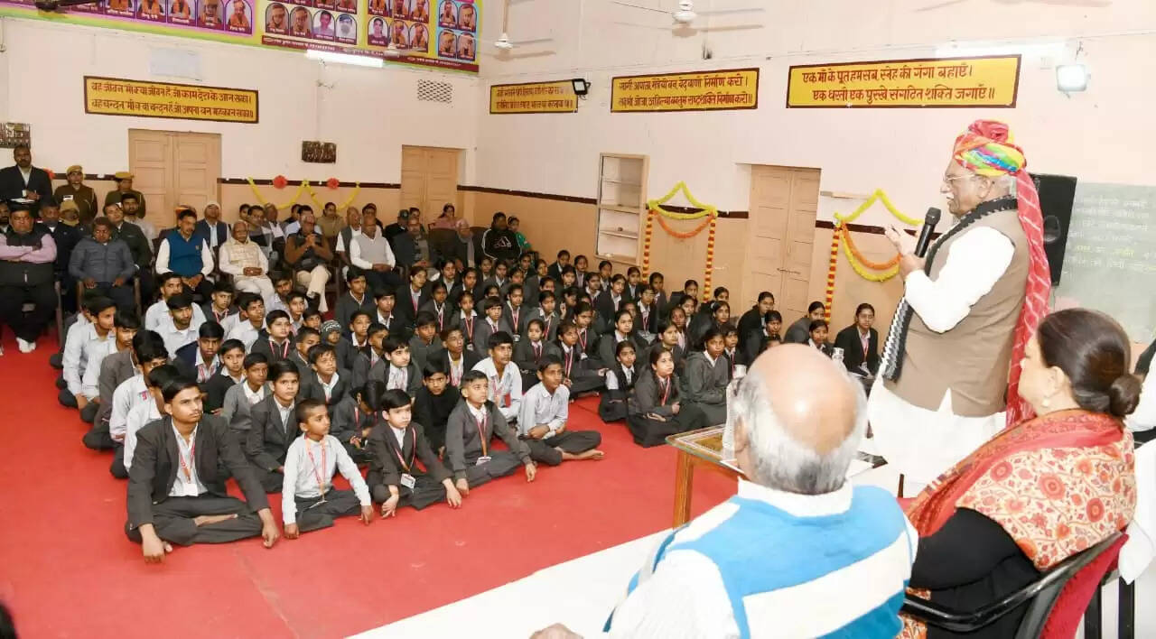 राज्यपाल ने डीडवाना में बांगड महिला महाविद्यालय के वार्षिकोत्सव में शिरकत की