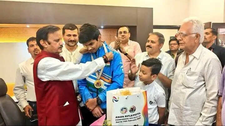 जहां नारियों की पूजा होती है वहां देवताओं का वास होता है - उप मुख्यमंत्री शुक्ल