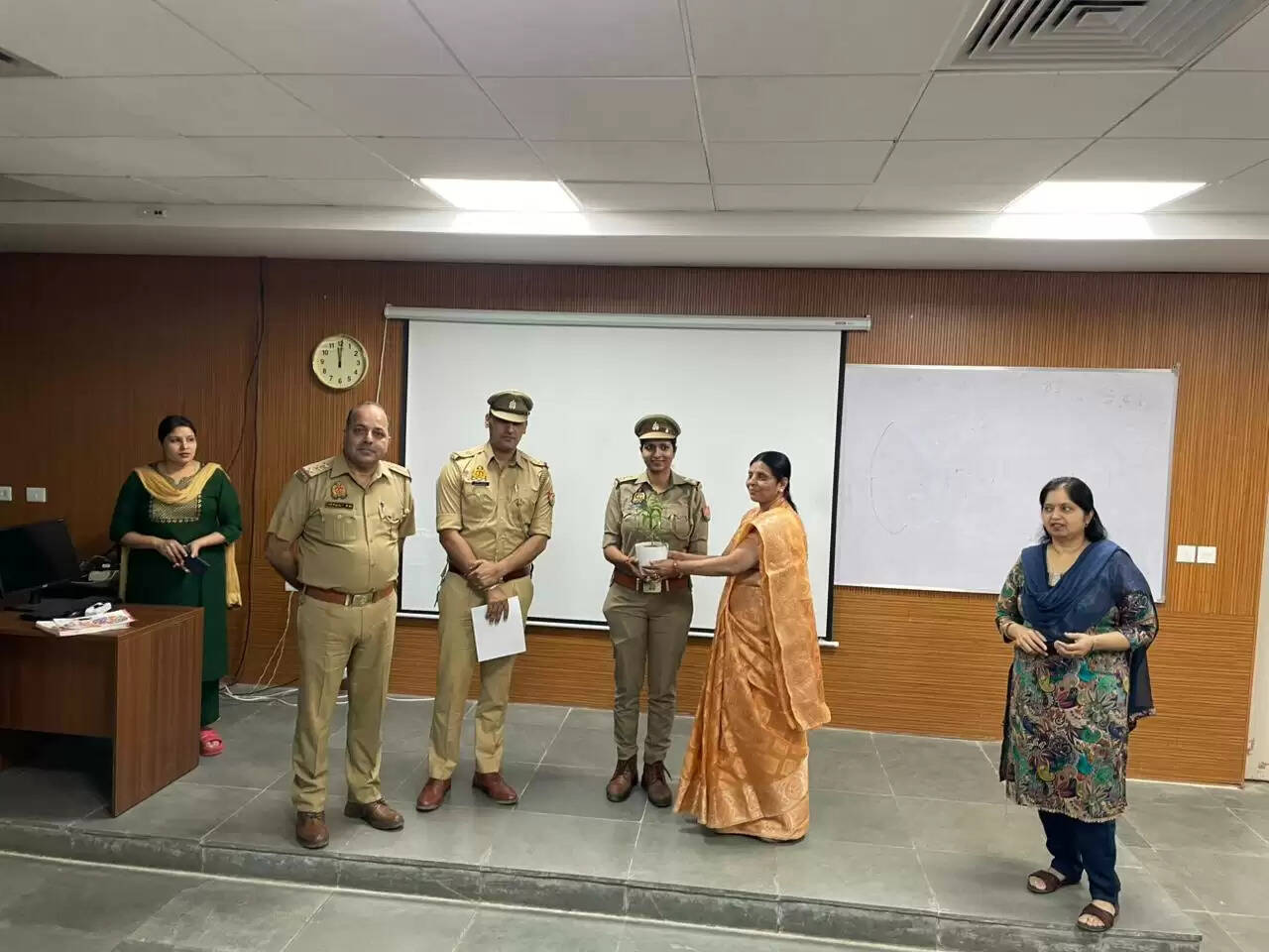 मेडिकल कॉलेज में साइबर सेफ्टी पर जागरूकता कार्यक्रम आयोजित