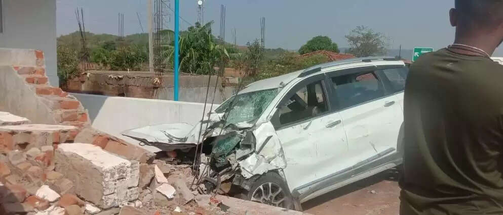 अंबिकापुर : कार और मोटरसाइकिल में जोरदार भिड़ंत, दंपति समेत तीन माह के मासूम की मौत