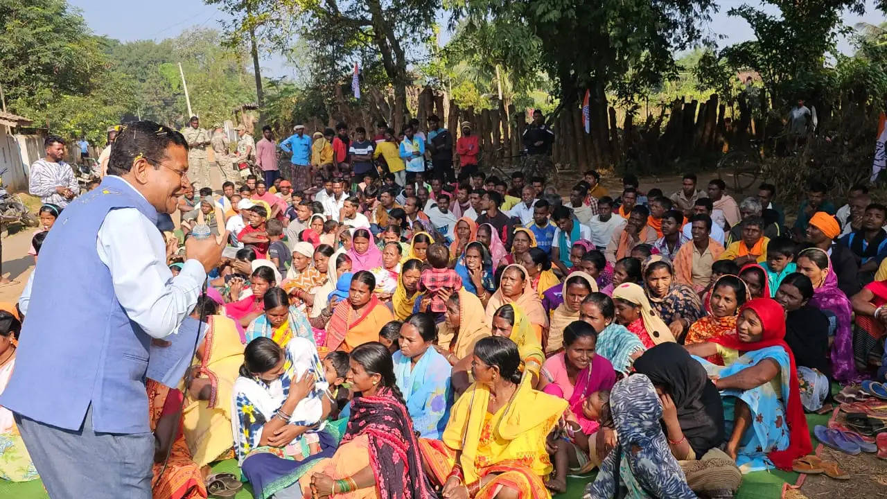 छग विस चुनाव: सघन जनसंपर्क कर रहे मरकाम, कांग्रेस का हाथ थामा भाजपाईयों ने