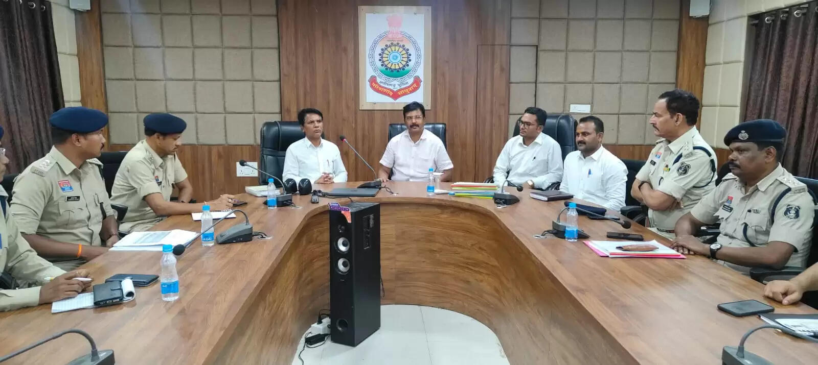 सूरजपुर पुलिस के विवेचना अधिकारियों को नवीन कानूनों के संबंध में दी गई जानकारी