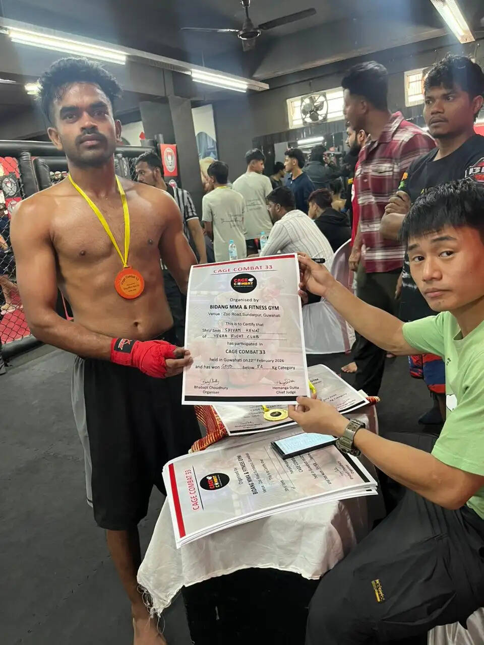 शिवपुरीः नेशनल एमएमए चैंपियनशिप में शिवम केवट ने तीसरे राउंड में नॉकआउट कर जीता गोल्ड