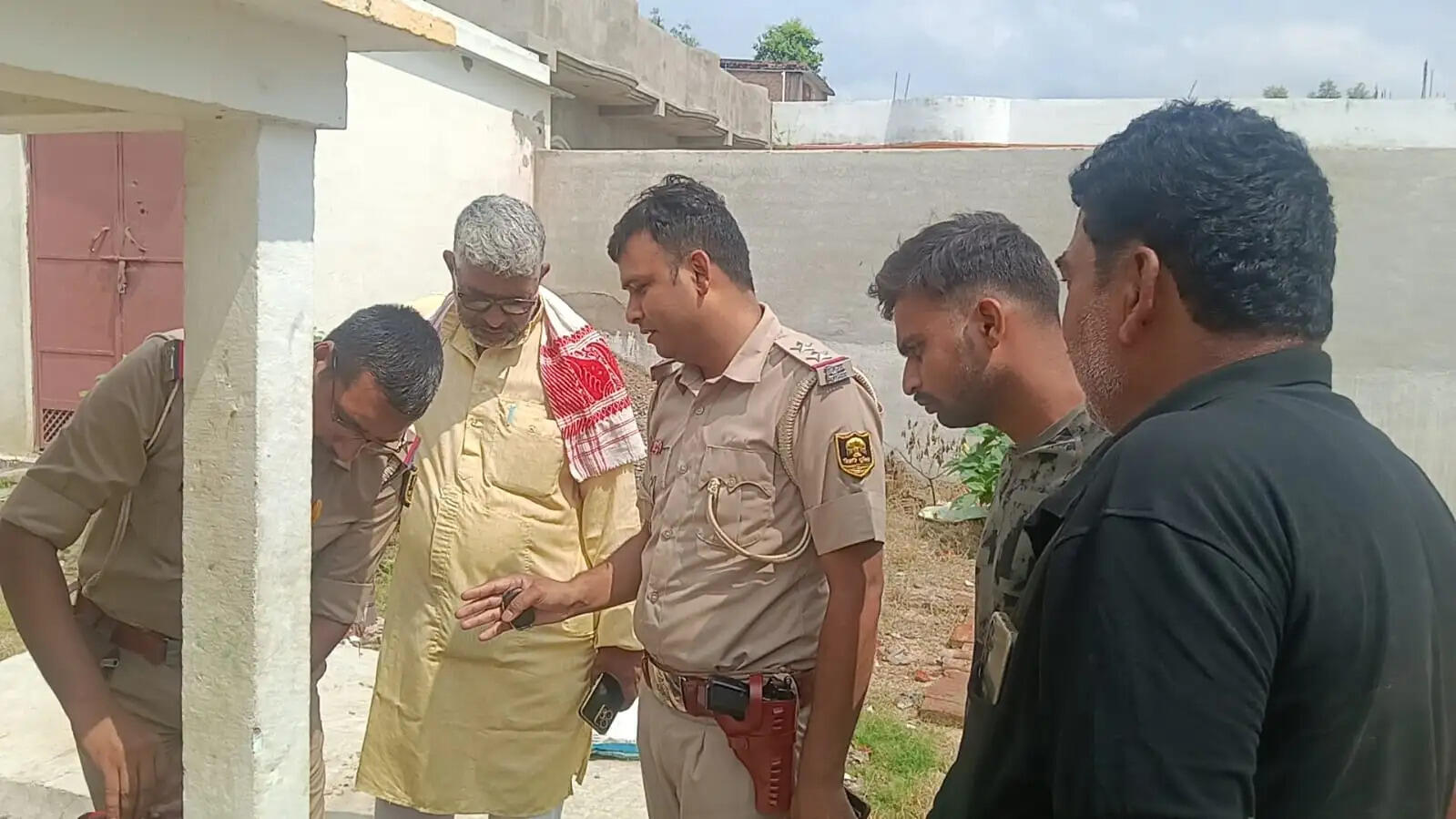 डुमाईगढ़ शिव मंदिर में नंदी की प्रतिमा क्षतिग्रस्त, जांच में जुटी पुलिस