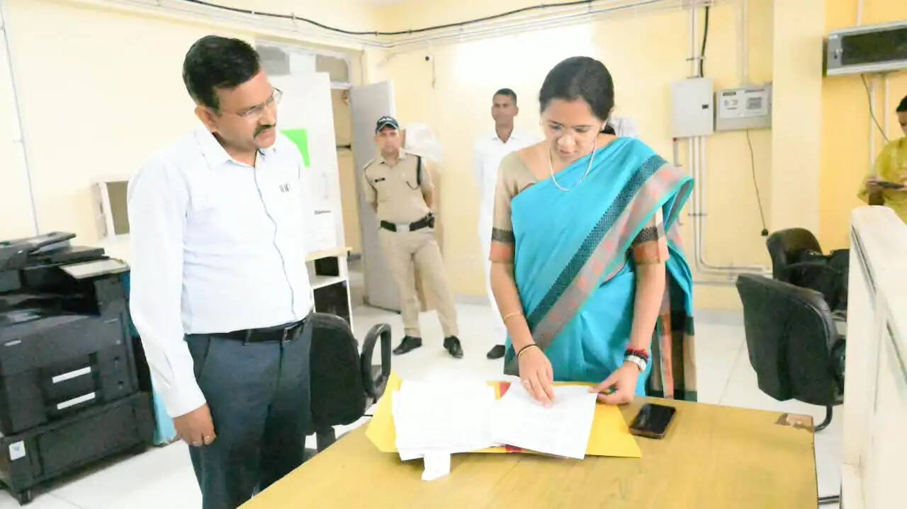 खतौनी में प्रविष्टियां विलंब से करने पर रजिस्ट्रार कानूनगो का स्पष्टीकरण तलब
