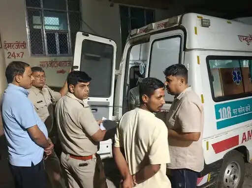 उदयपुरवाटी में केम्पर खाई में गिरी एक की मौत