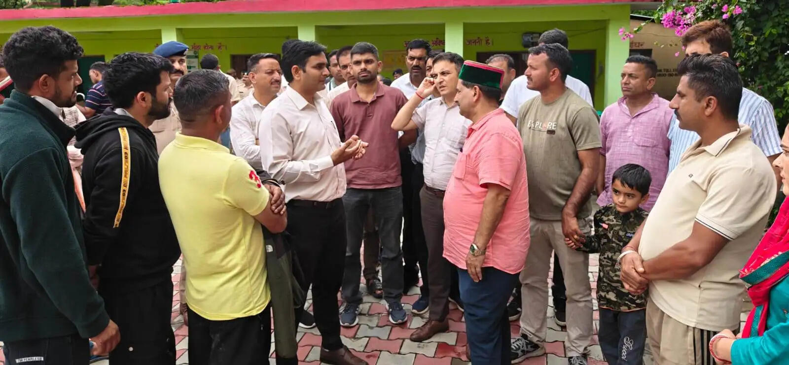 विधायक केवल सिंह पठानिया ने आपदा प्रभावित क्षेत्र बोह में राहत व पुनर्वास कार्यों का लिया जायजा