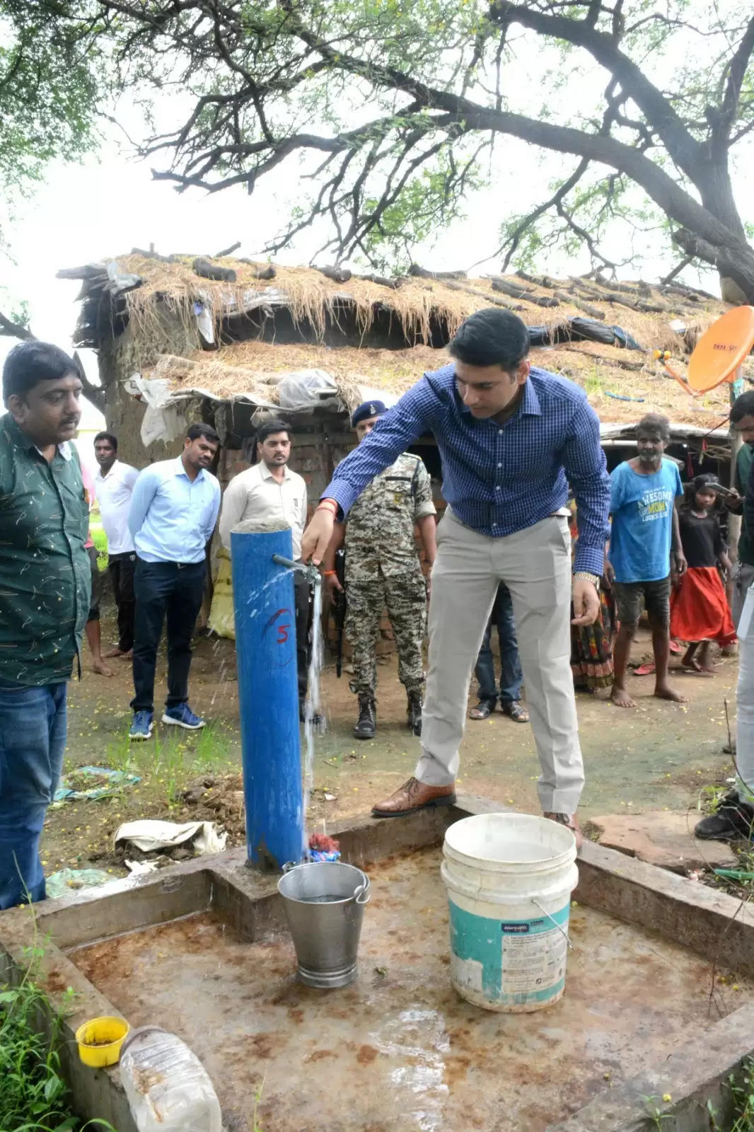 जांजगीर: कलेक्टर ने परखी जल जीवन मिशन के कार्याें की वास्तविकता, दिए आवश्यक निर्देश