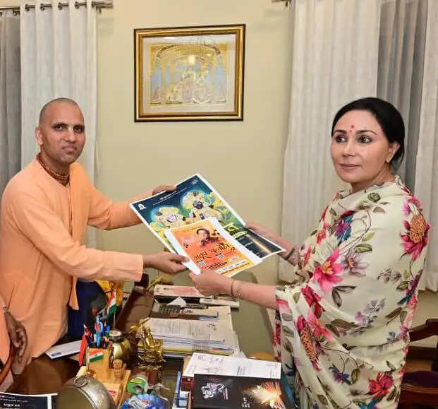 अनूप जलोटा की भजन संध्या 17 अप्रैल को: उप मुख्यमंत्री ने किया पोस्टर विमोचन