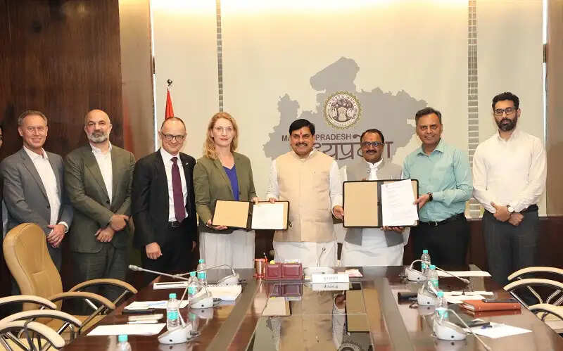मप्र में एग्री सौर पीवी के विकास में जर्मन कम्पनी जीआईजेड करेगी सहयोग, मुख्यमंत्री की मौजूदगी में हुआ एमओयू