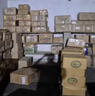 पुलिस ने अवैध पटाखों की फैक्ट्री पर छापेमारी कर किए 1432 किलो पटाखे जब्त